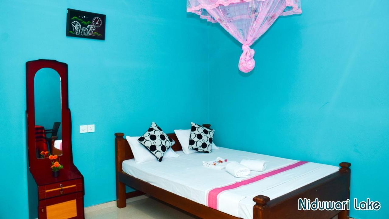 Niduwari Lake Homestay Dambulla Exterior photo