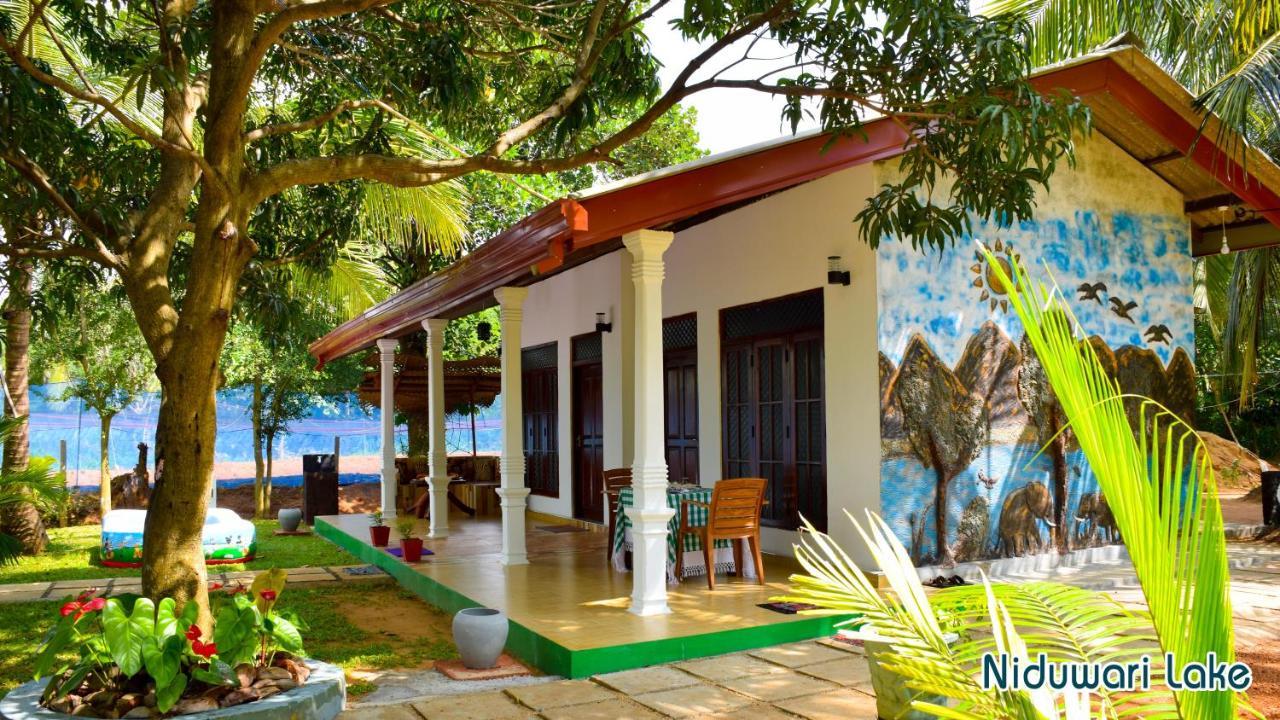Niduwari Lake Homestay Dambulla Exterior photo